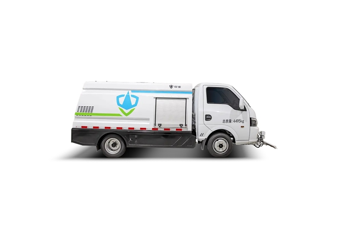 Pure Electric 4.5T Sanitation Vehicle with 2m³ Clean Water Tank and  for Road Maintenance
