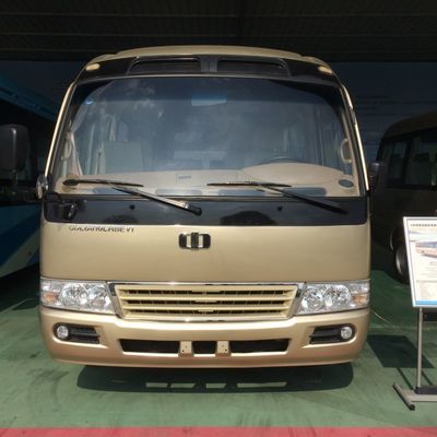 एंटरटेनमेंट सिस्टम डीवीडी और एयर कंडीशनिंग के साथ ट्रैवल लीफ स्प्रिंग बस तैयार है